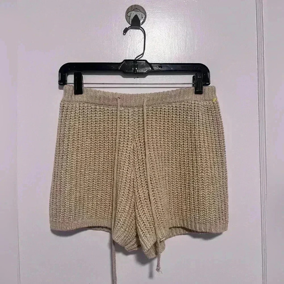 Le Lis Collection Knit Nude Shorts NEW - Picture 1 of 3